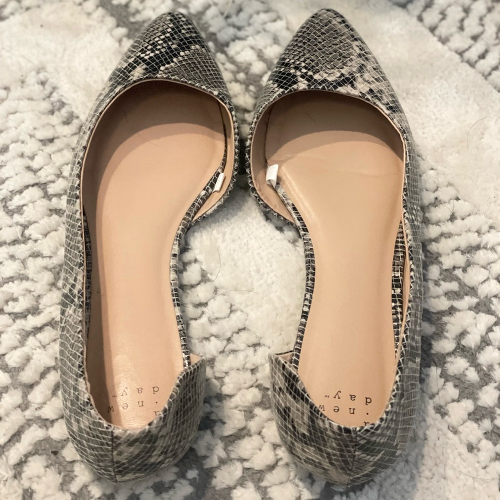 NWT - A New Day animal print flats - Size 10